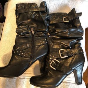 Le Château black boots size 7